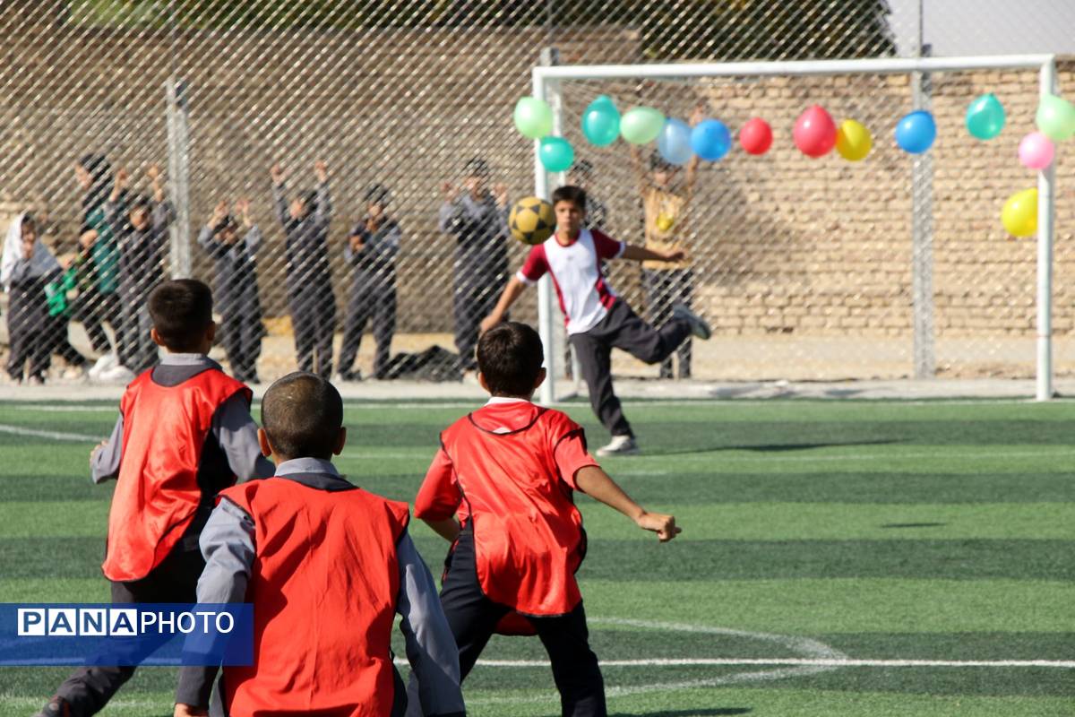 افتتاح زمین چمن مصنوعی در اسلام آباد