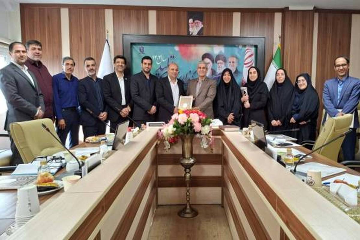 برگزاری نخستین جلسه کمیته پژوهشی معاونت تربیتبدنی و سلامت/ احکام اعضای کمیته اهدا شد
