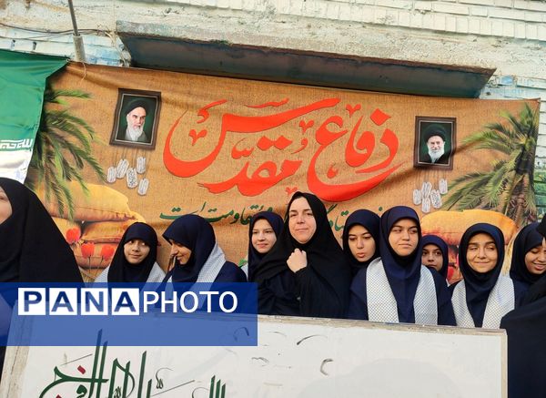 مراسم اعطای حکم و نشان فرماندهی بسیج دانش آموزی دبیرستان شاهد تکتم ناحیه۳