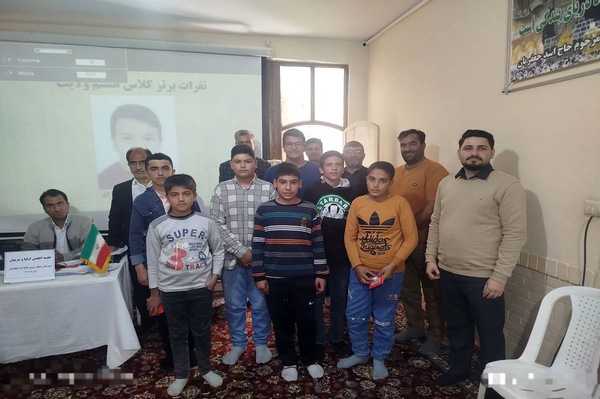  از دانش آموزان برتر دبیرستان حاج اسد جعفریان تقدیر شد