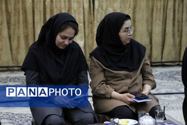 نشست اصحاب رسانه با نماینده ولی فقیه در یزد