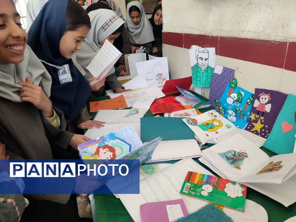 ساخت کتابچه‌های دست‌ساز در دبستان شهید نجفی فدافن