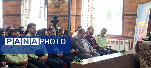  مراسم روز نیروی انتظامی در مدرسه شاهد 