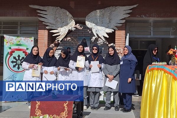 گرامیداشت روز آزمایشگاه با حضور دانش‌آموزان مقام آور دبیرستان فرزانگان ۴(قدسیه علوی)