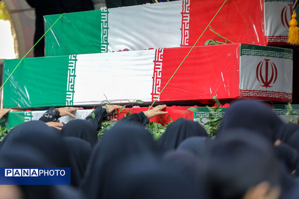 تشییع پیکر مطهر ۱۰۰ شهید گمنام