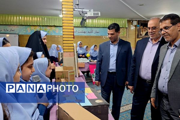 نمایشگاه پژوهش به مناسبت هفته پژوهش در دبستان حکمت نبوی ناحیه دو شهرری 