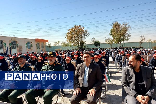 جشن عاطفه‌ها،  تجلی مهربانی دانش‌آموزان کهریزک 
