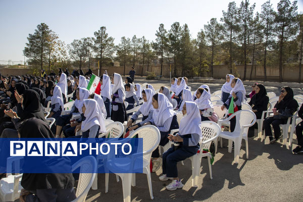 مشعل دوازدهمین دوره المپیادهای ورزشی درون مدرسه‌ای در شهر نیم‌ور روشن شد