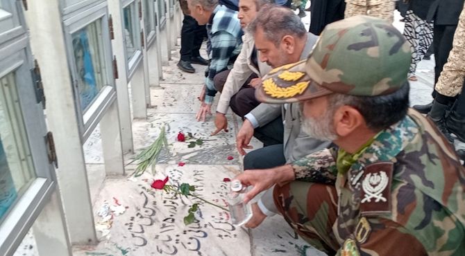مهمانی لاله‌ها در گلزار شهدای خواجه ربیع برگزار شد