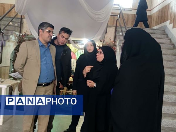 بازدید معاون پرورشی و تربیت بدنی ناحیه سه از دبیرستان مصلی‌نژاد ام البنین 