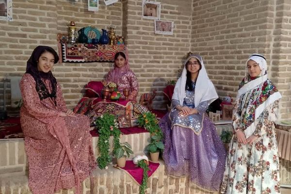 شکوه و زیبایی ویژه‌برنامه‌های هفته فرهنگ و هنر در مدارس رباط‌کریم