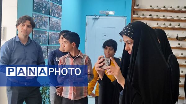 بازدید خبرنگاران و اعضای بسیج رسانه از دفتر «خبرفوری» در مشهد