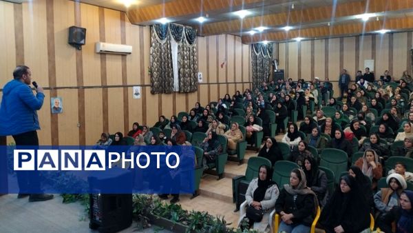 برگزاری جلسه آموزش خانواده در دبستان معلم آشخانه 