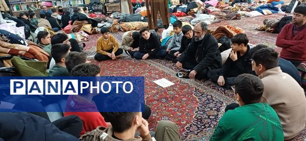 اعتکاف دانش‌آموزی در مرند با حضور حجت‌الاسلام بختیار بایرام اُف