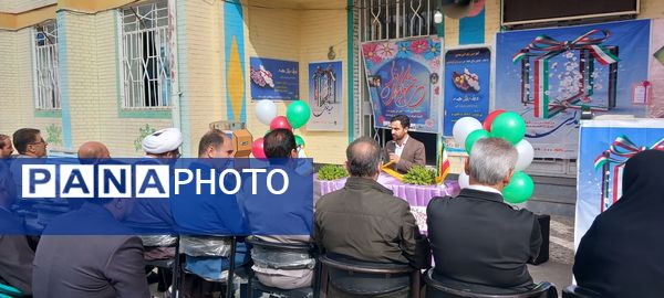 زنگ جشن نیکوکاری با شعار «عیدی برای همه» در دبستان دخترانه شاهد کوهدشت 