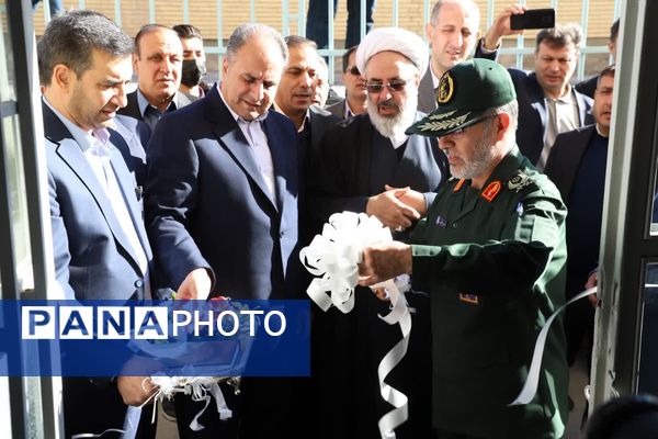 آیین بهره‌برداری از پروژه‌های عمرانی مرکز آموزشی استعدادهای درخشان شهید مدنی تبریز