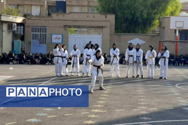 هفته تربیتبدنی در دبیرستان فرشتگان ناحیه ۴شیراز