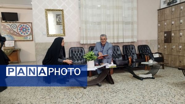 بازدید معاون آموزش متوسطه استان از دبیرستان شاهد تکتم ناحیه ۳ مشهد