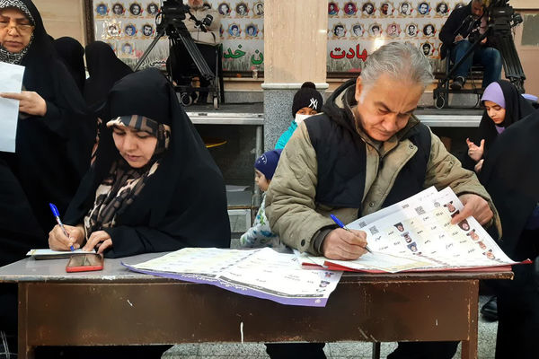 حضور استاندار تهران در شعب اخذ رای انتخابات 1402