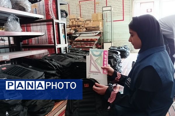 700 کیف پر از امید، هدیه خیر شهرستان قدس برای دانش آموزان نیازمند