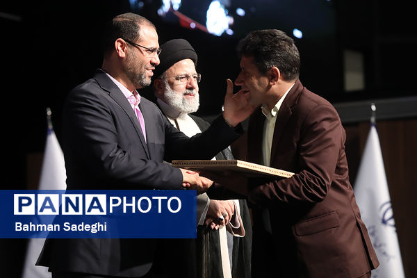 تجلیل از معلمان نمونه کشوری با حضور رئیس جمهوری
