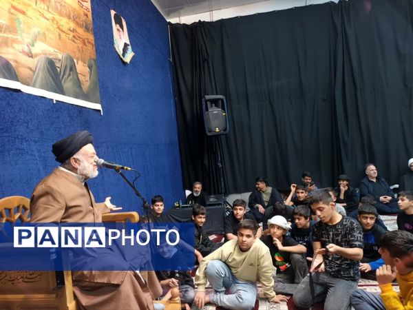 اعتکاف نورانی دانش‌آموزان بهبهان