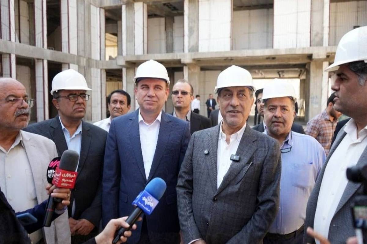 بازدید معاون رئیس‌جمهور از روند ساخت مدرسه ۱۸ کلاسه پروین اعتصامی بوشهر