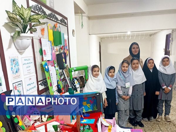 نمایشگاه دستاوردهای علمی و پژوهشی دبستان نرجس یک و دو 