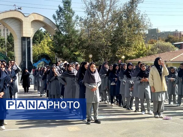 اولین روز مهر در دبیرستان آرمینه مصلی نژاد ناحیه ۶ مشهد 