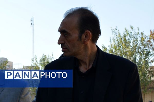 بازدید مدیران‌کل آموزش و پرورش و سازمان نوسازی مدارس استان تهران از زمین چمن روستای اورین