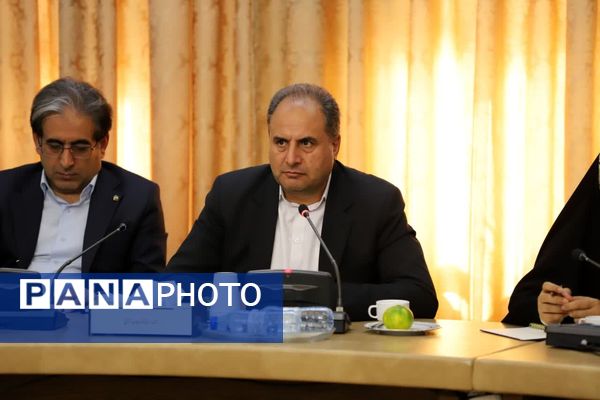 جلسه جمع‌بندی سفر اعضای کمیسیون آموزش مجلس به استان با حضور وزیر آموزش و پرورش 