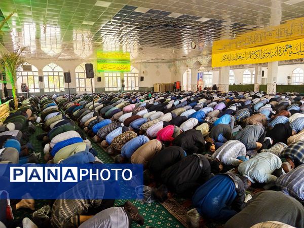 نماز جمعه ای با رنگ خون شهید در کاشمر