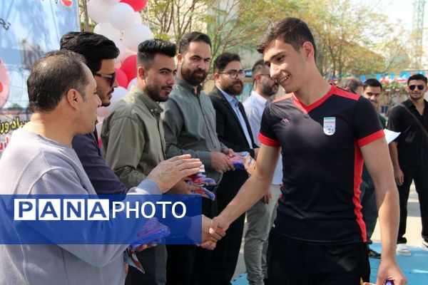 همبستگی در قامت ورزش