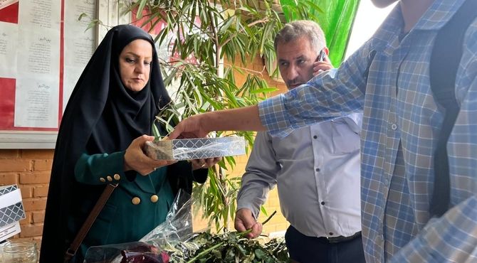 زنگ مهر در مدارس منطقه ۱۵ نواخته شد/ آغاز سال تحصیلی در دبیرستان شیخ مفید