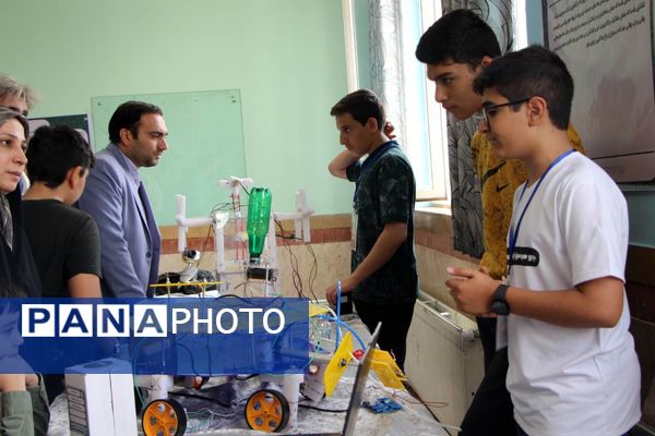 نمایش خلاقت و اندیشه‌های نو