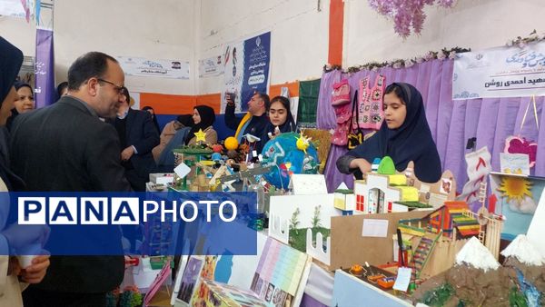 نمایشگاه هفته پژوهش در دبیرستان احمدی روشن شهرستان فردیس
