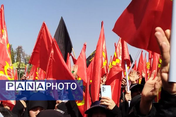 اربعین است و جهان یکسره هیأت شده است