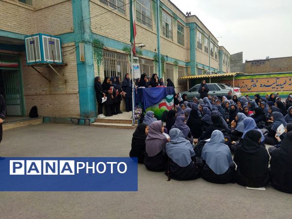 مراسم تجلیل از دانش آموزان جشنواره خوارزمی در دبیرستان عصمتیه 