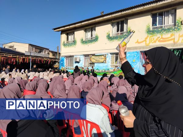 دبیرستان نجم میزبان پیکر یک شهید گمنام شد