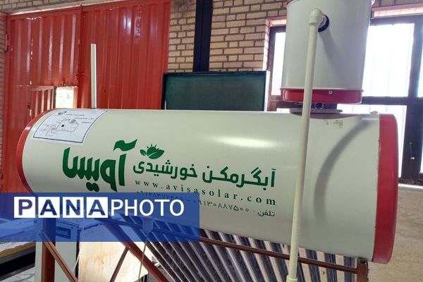 نمایشگاه دستاوردهای دانش‌آموزان هنرستان فنی حرفه‌ای‌ رباط‌کریم