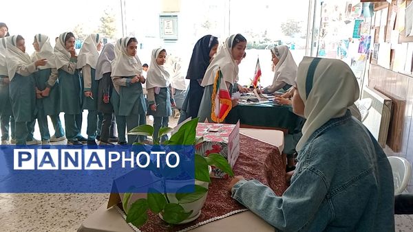 تمرین مردم سالاری در دبستان لطیفه، دانش‌آموزان پای صندوق‌های رأی رفتند