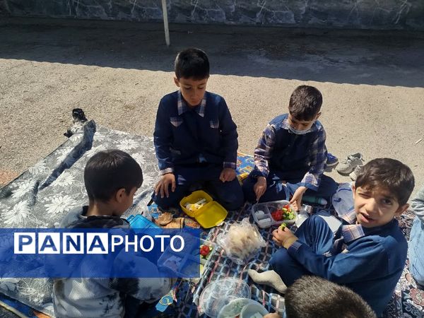 صبحانه سلامت در مدرسه پسرانه مبین شیروان
