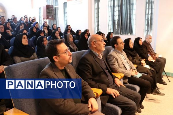 نشست هم‌اندیشی معلمان ژاپنی و یزدی