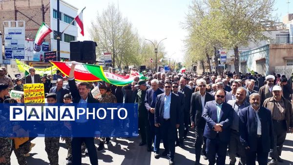 مراسم راهپیمایی روز قدس در شهرستان کاشمر با حضور پررنگ مردم برگزار شد