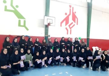 گرامیداشت هفته تربیت‌بدنی در هنرستان دکتر شکرانی اصفهان