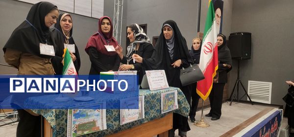 انتخابات انجمن اولیا و مربیان دبیرستان فرزانگان شهرستان ملارد