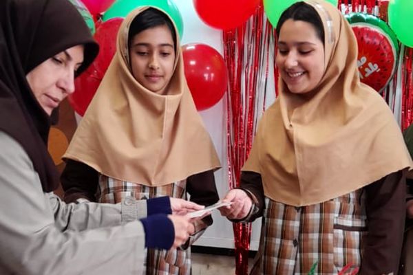 یلدای ایرانی در مدرسه نشر علم ورامین