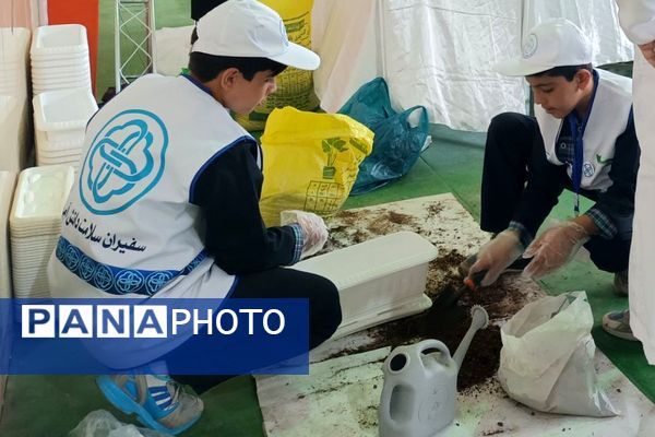 حضور سفیران سلامت ناحیه دو شهرری در اولین جشنواره علمی مهارتی 
