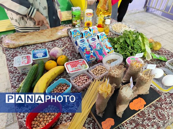 نواختن زنگ شیر در دبستان سارا شهرستان ملارد به‌مناسبت روز جهانی پوکی استخوان