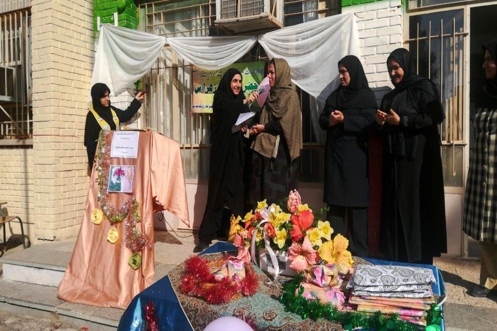 مراسم ولادت حضرت فاطمه زهرا (س) و روز مادر در دبیرستان شهید مجید دهنوی